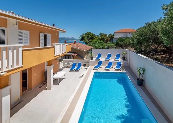 Mornar-1 By Interhome Апартаменты Трогир